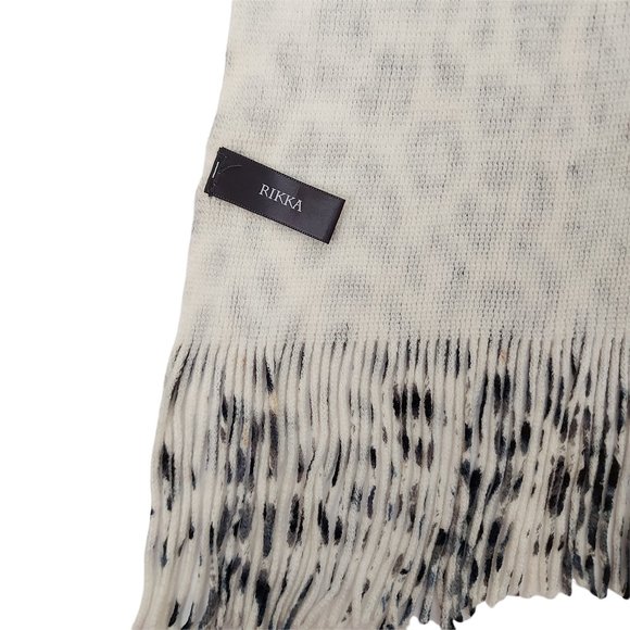 Rikka Women's Winter Scarf - Picture 9 of 10